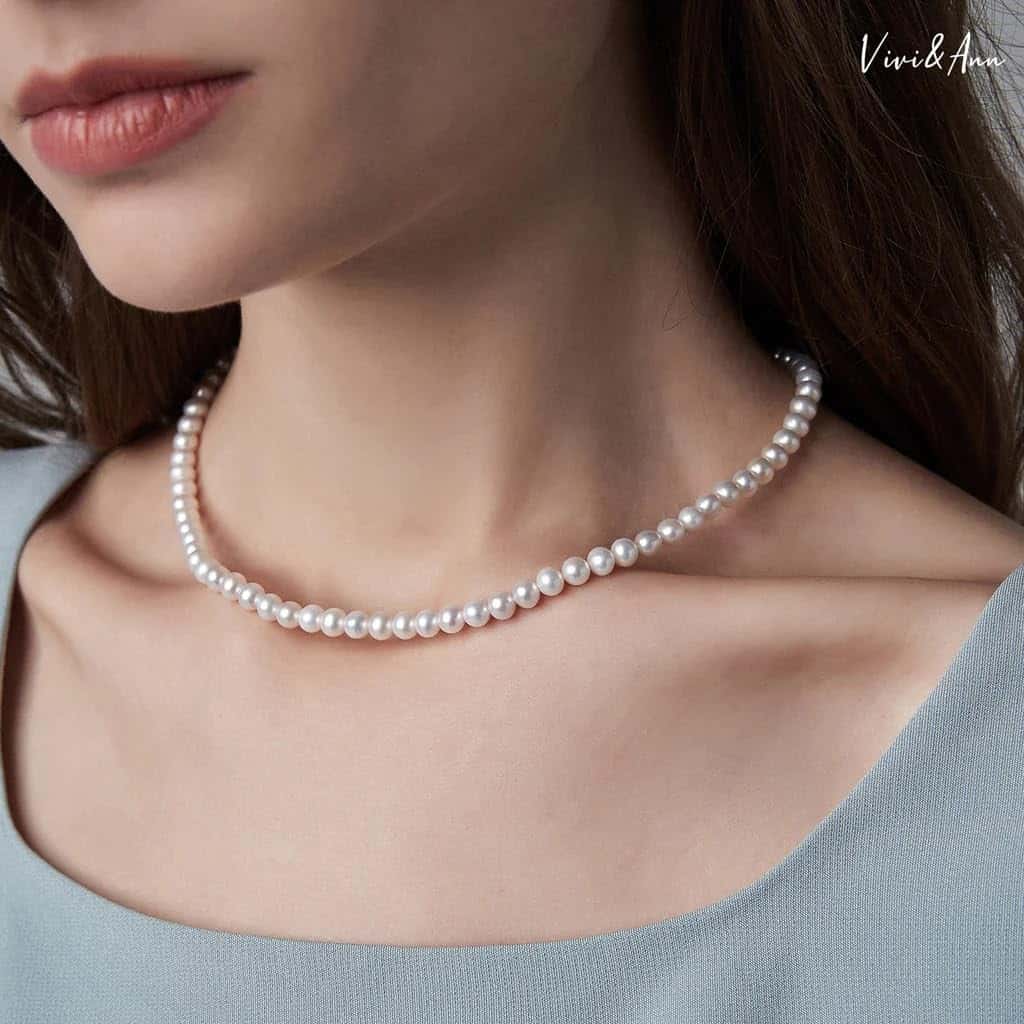 pearl necklace