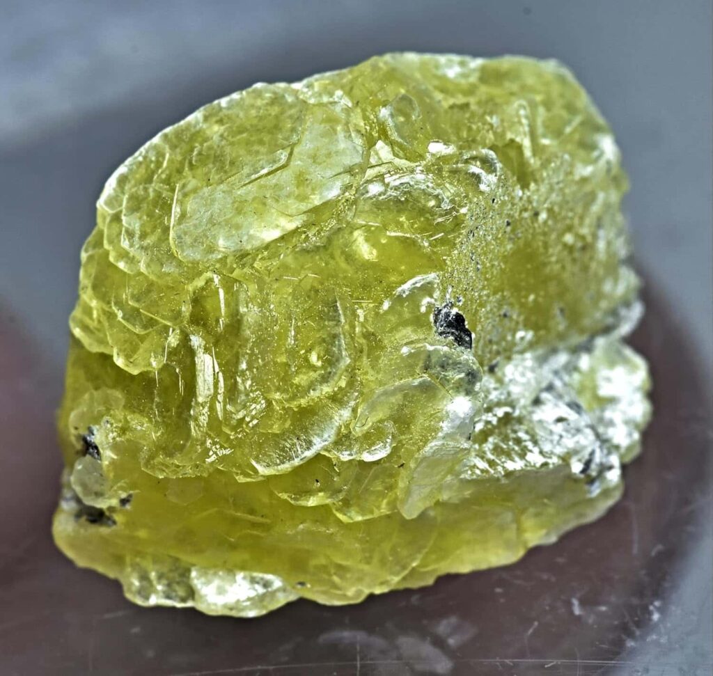 yellow Brucite