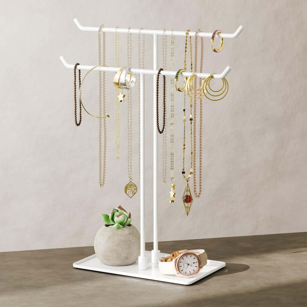 necklace stand